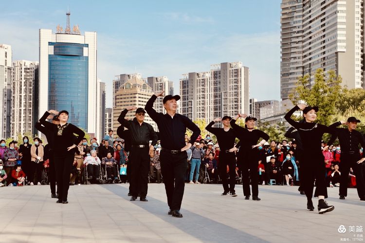 洛阳牡丹广场新疆舞视频,洛阳牡丹广场爵士舞