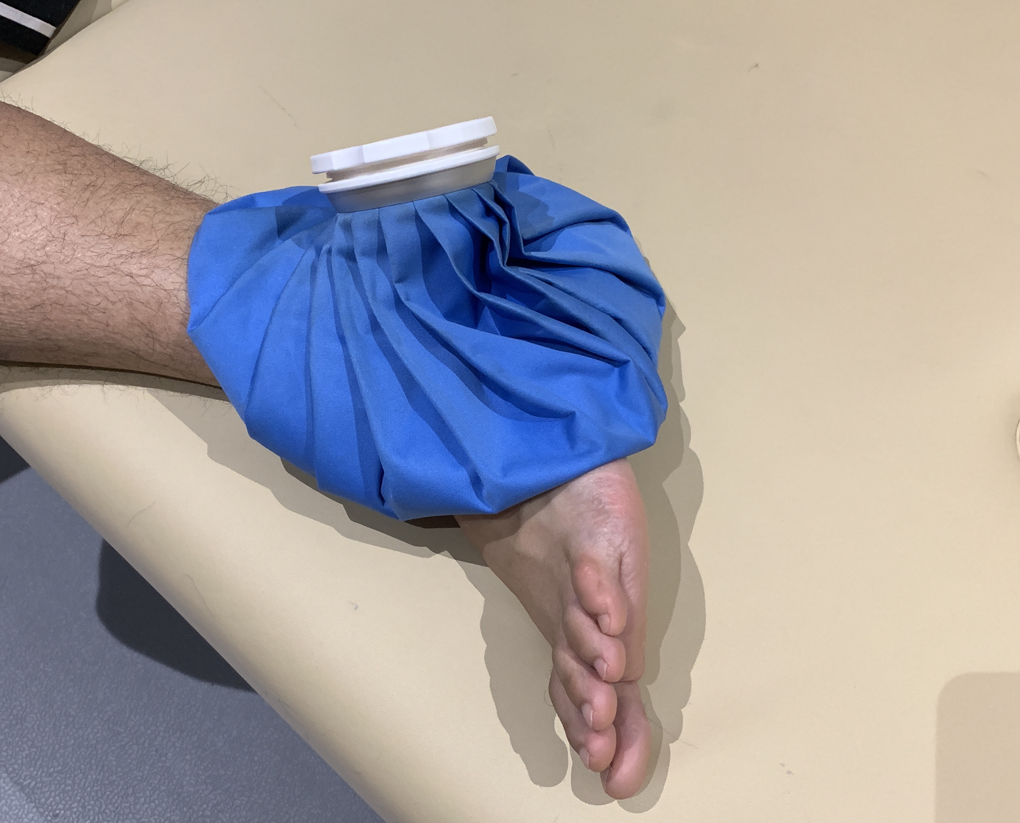 崴脚后快速恢复三个妙招轻松解决,崴脚之后的措施