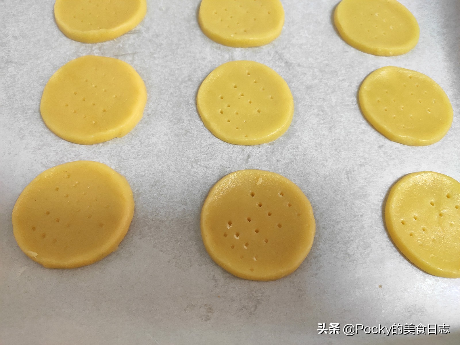 日本ins网红零食焦糖奶油饼干,日本一款抹茶夹心饼干