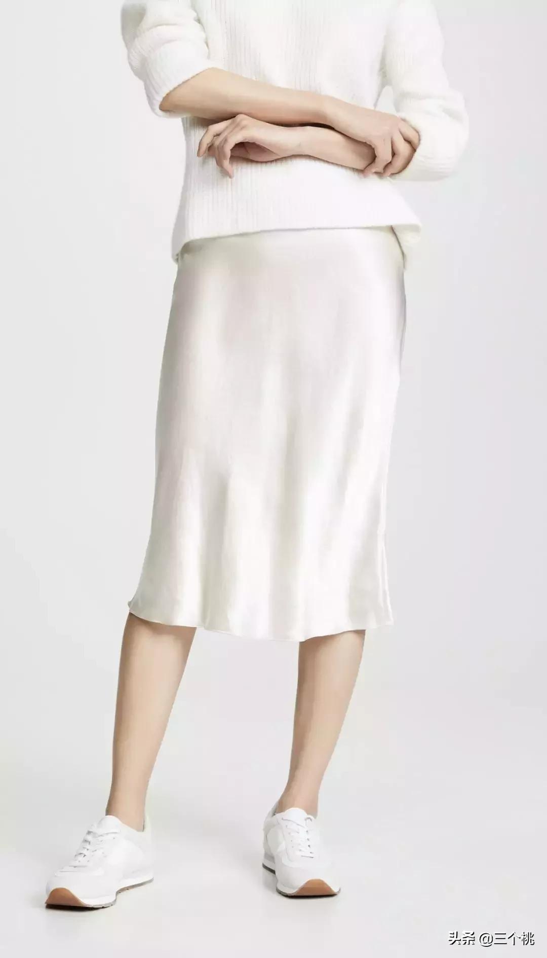 今年流行的裙子不穿高跟鞋,穿今年最流行的裙子