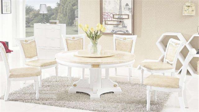 餐桌是选实木还是岩板的,餐桌是买的好还是做的好