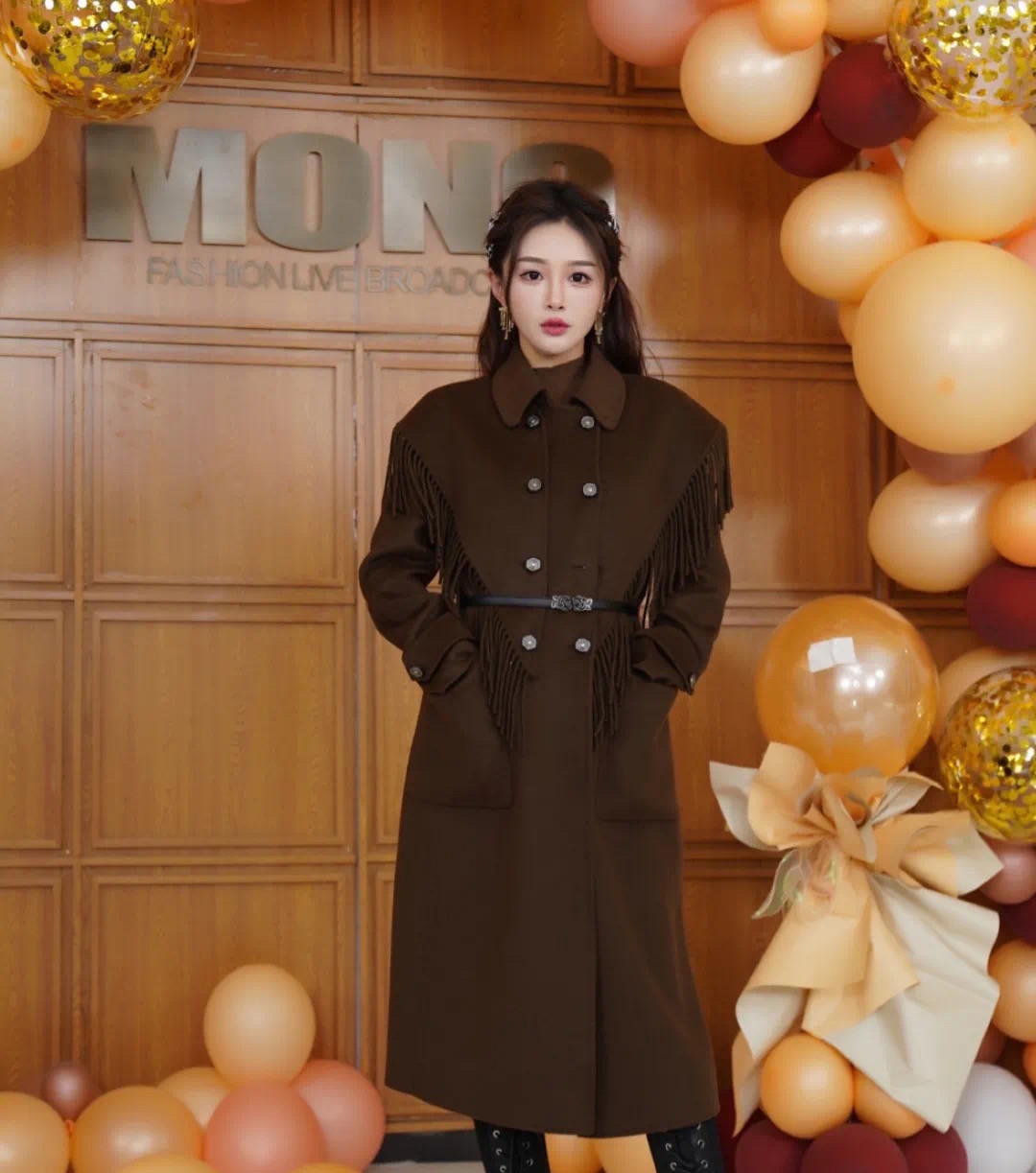 大衣如何穿搭更有气质图,大衣怎么穿搭既保暖又洋气