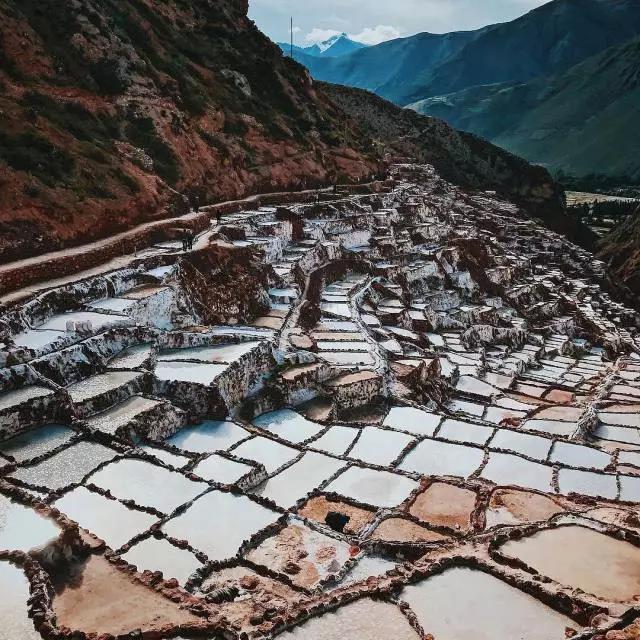 长相像外国人的汉族人,长相酷似中国人的印第安人