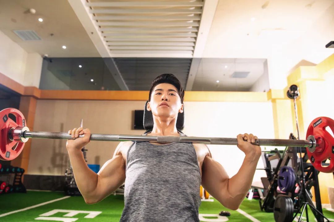 举重对身高有影响吗,举重危险吗