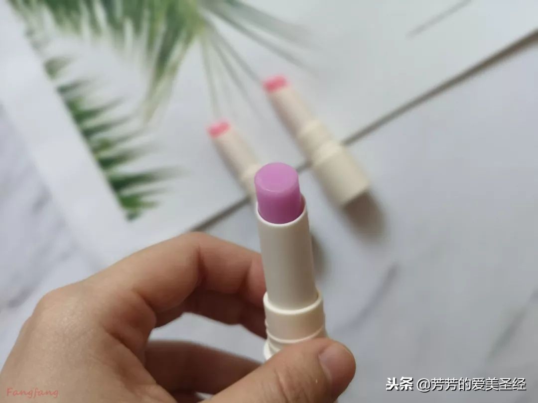 用润唇膏不管用嘴唇干起皮,拒绝嘴唇干燥起皮有色润唇膏测评