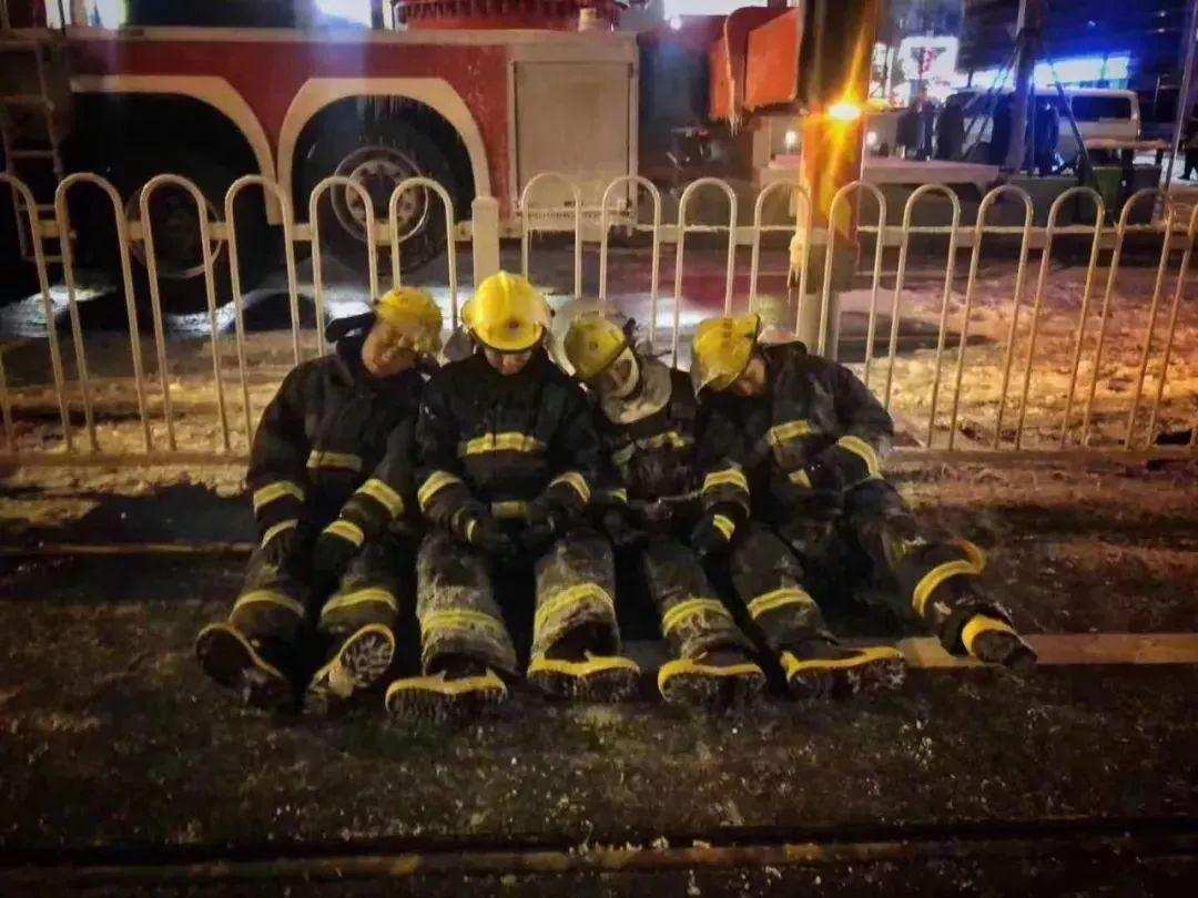 为什么冻死会脱衣服,雪地冻死为什么脱衣服