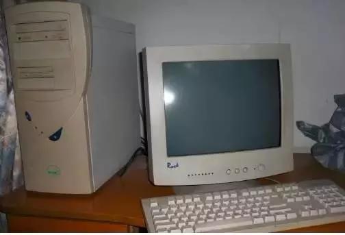 穿鞋套上课的日子－－你还记得吗？