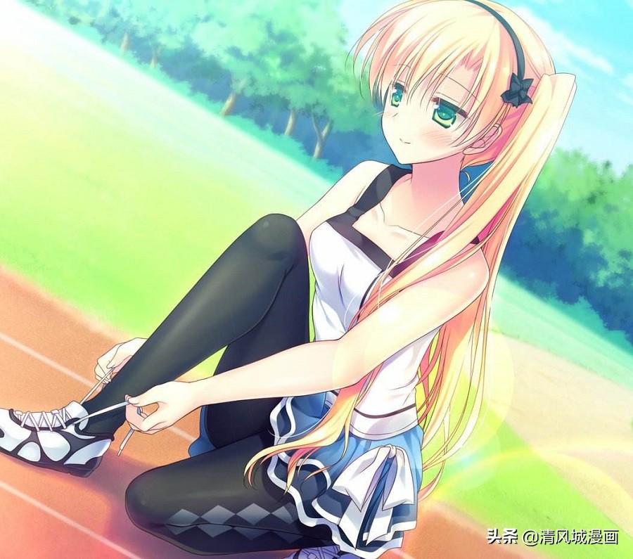 女性角色衣服细节，熟悉运动时衣服时的衣服褶皱，让角色更生动