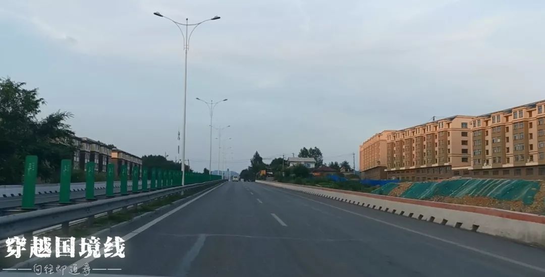 长白山是不是又叫白山了,长白山和白山是一个地方吗