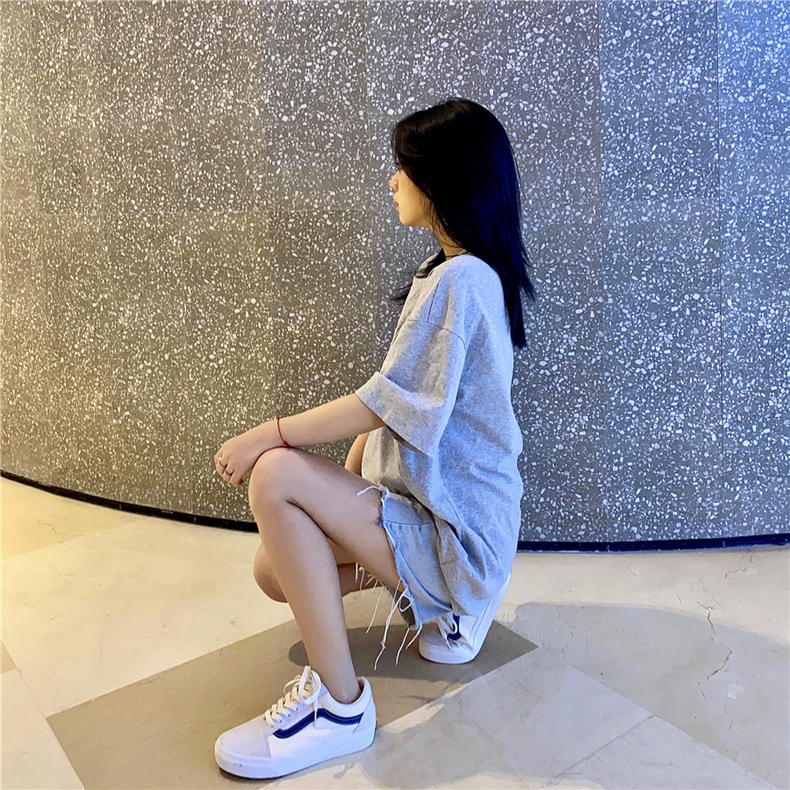 权志龙同款vans深蓝穿搭,权志龙的vans是哪一款