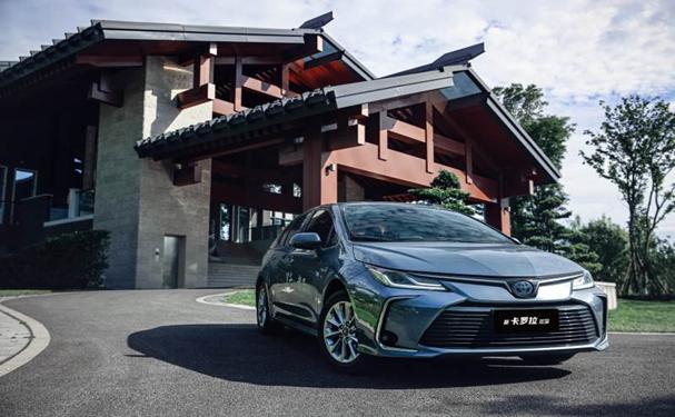 卡罗拉和经典轩逸半斤八两,卡罗拉vs轩逸三大件对比