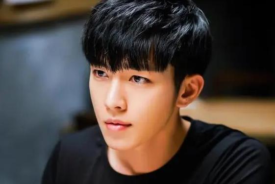 北京大学帅哥学霸高颜值,北大校草炎亚纶