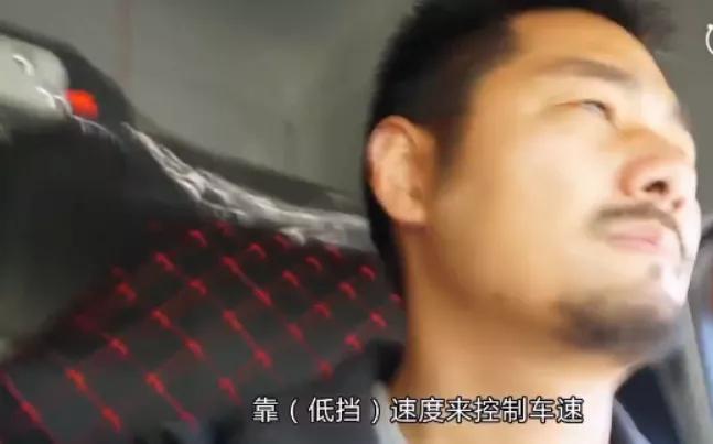 一个大卡车司机不务正业画画，被老婆骂了十年，司机成了画家