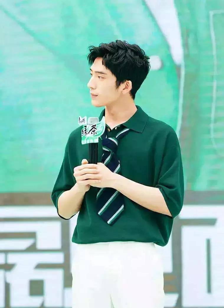 男士穿搭30岁轻熟风穿搭推荐,夏季偏瘦男士的穿搭指南