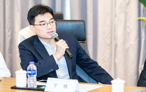 无人驾驶变道视频,中国无人驾驶何时上路2025年