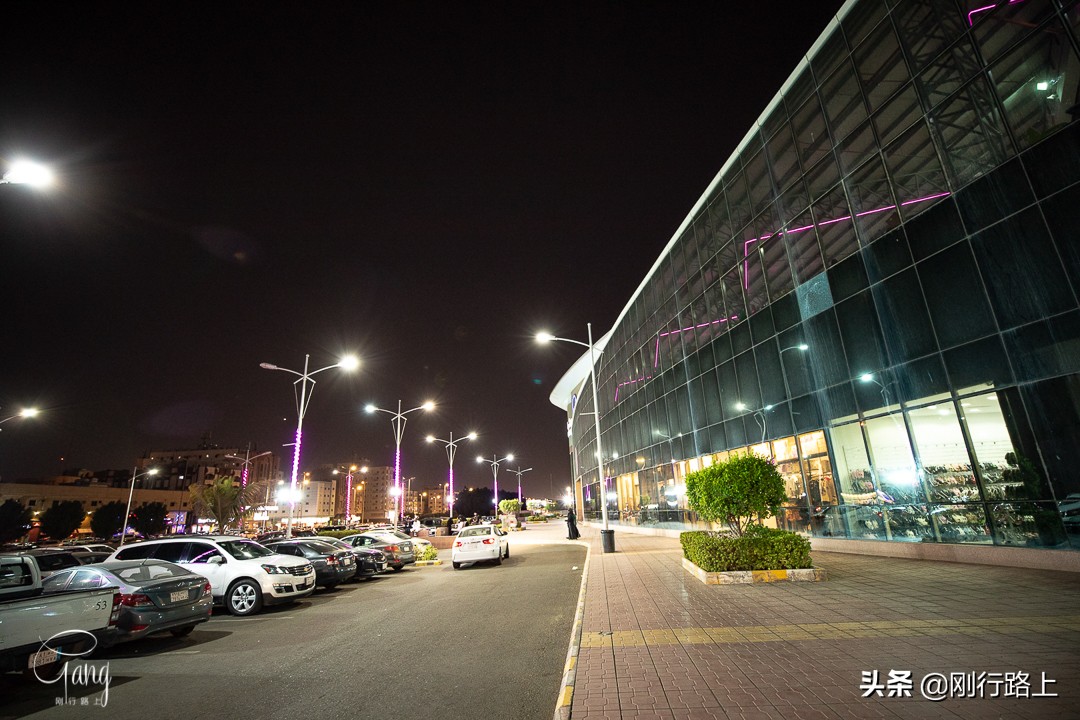 去沙特吉达旅游,沙特阿拉伯到中国商场