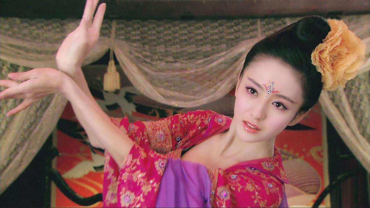 自古红颜多薄命,15岁嫁给姐夫当上皇后,最后却成为别人玩物!