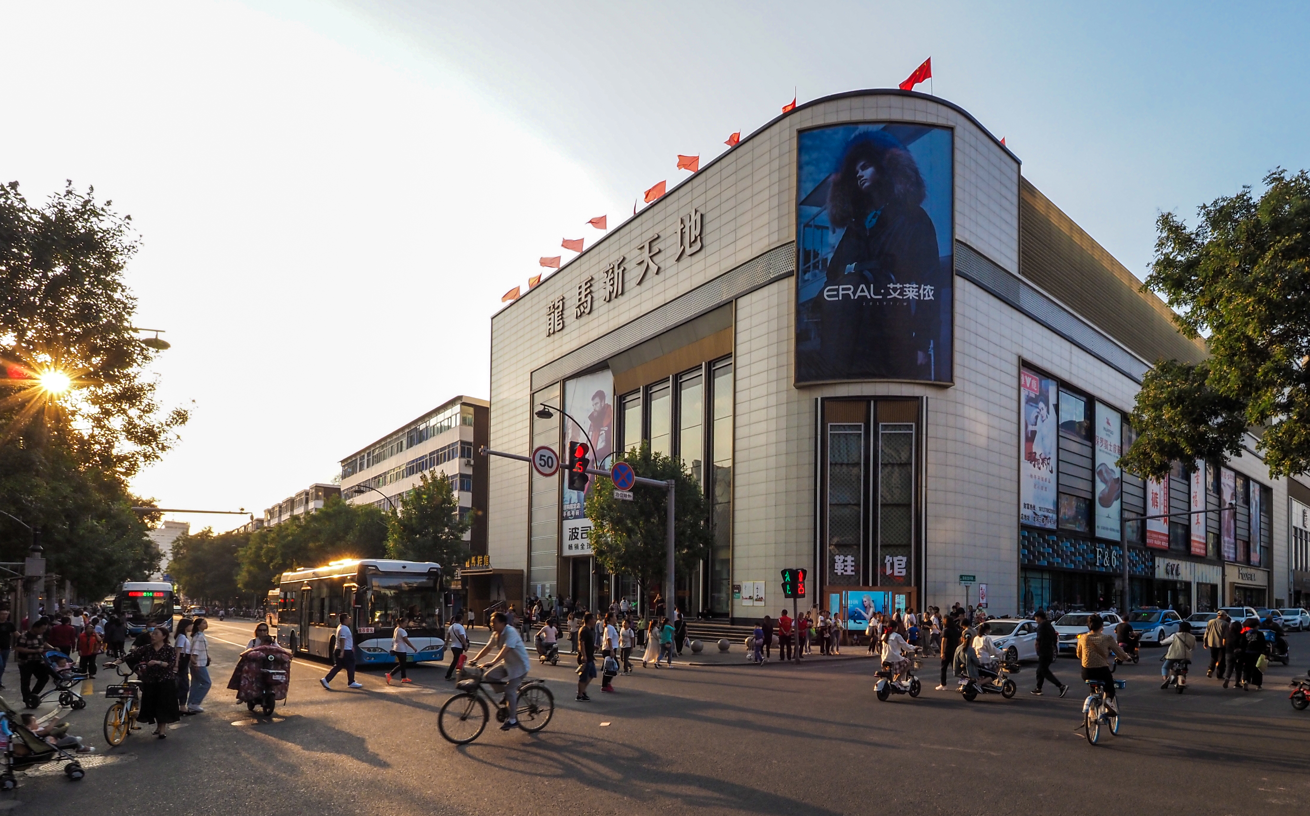 太原精品服装城和太原服装城,服装城太原还能逛吗