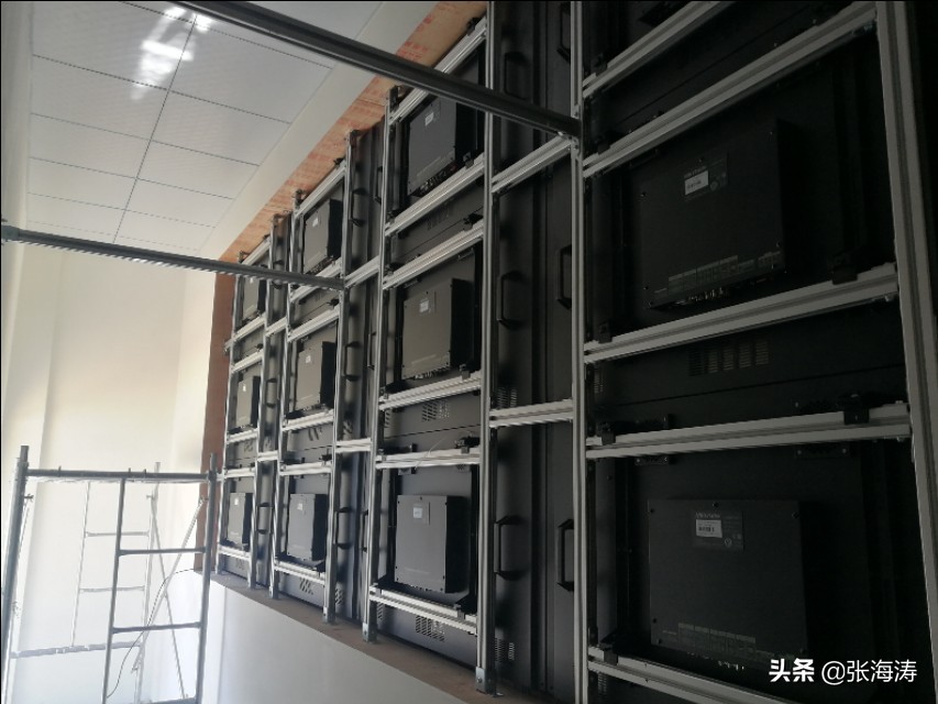 一万没赚到还花几万,拼接大屏幕支架规范