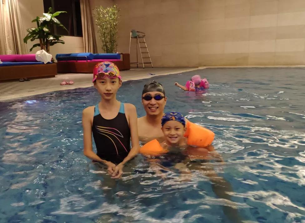 为女儿练体育做减法,我决定送她去私立学校试试…