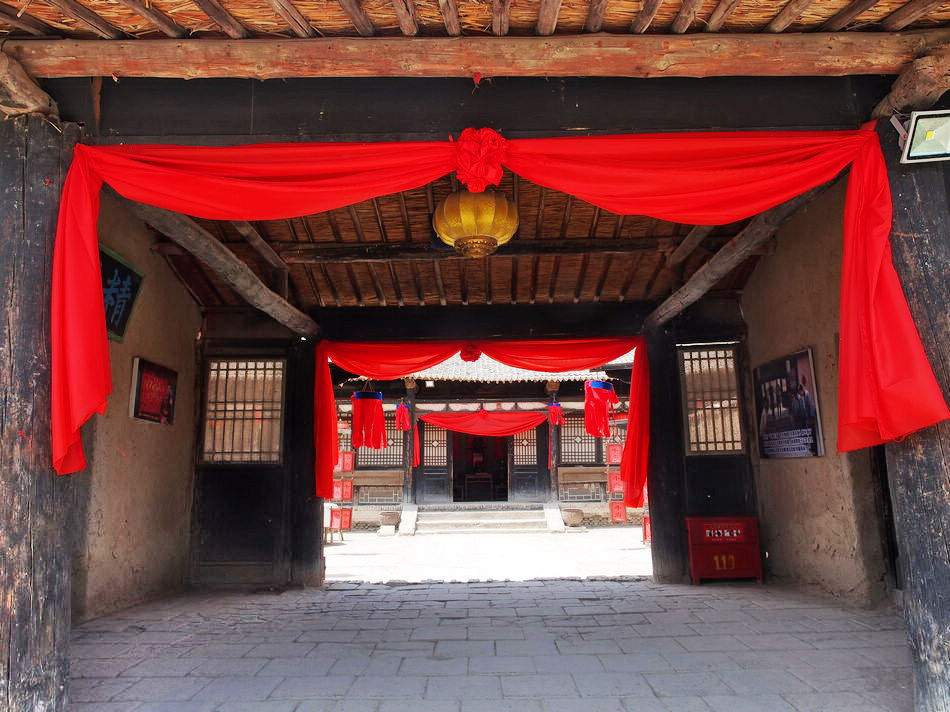 跟着星爷和老谋子的电影,去逛这座大名鼎鼎的西北影视城堡