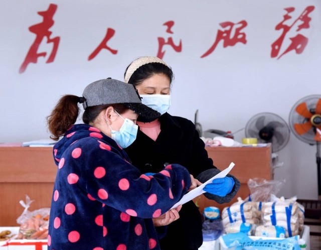 疫情防控期间开展志愿便民服务,疫情防控社区志愿者上门扫码