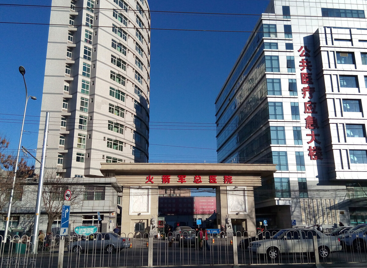 住宅靠近商场好吗,住宅离医院近好吗