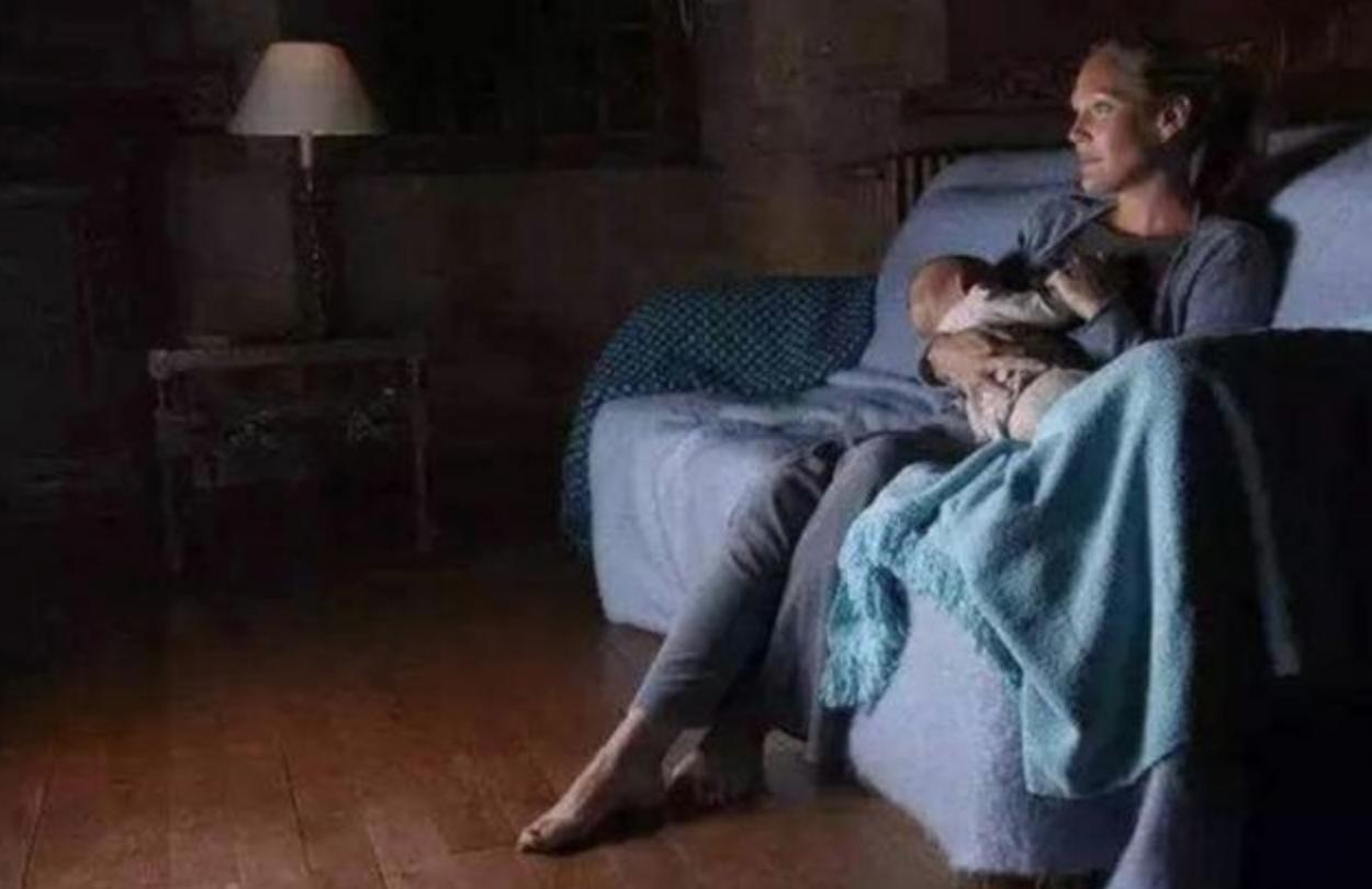 为啥婴儿吃着奶睡着了放下又醒了,为啥宝宝吃母乳睡了一放下又醒了