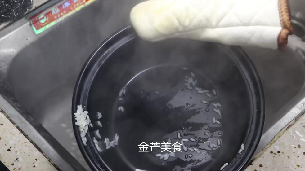 新砂锅忘记开锅了怎么补救,熬药的砂锅怎么开锅才不会开裂