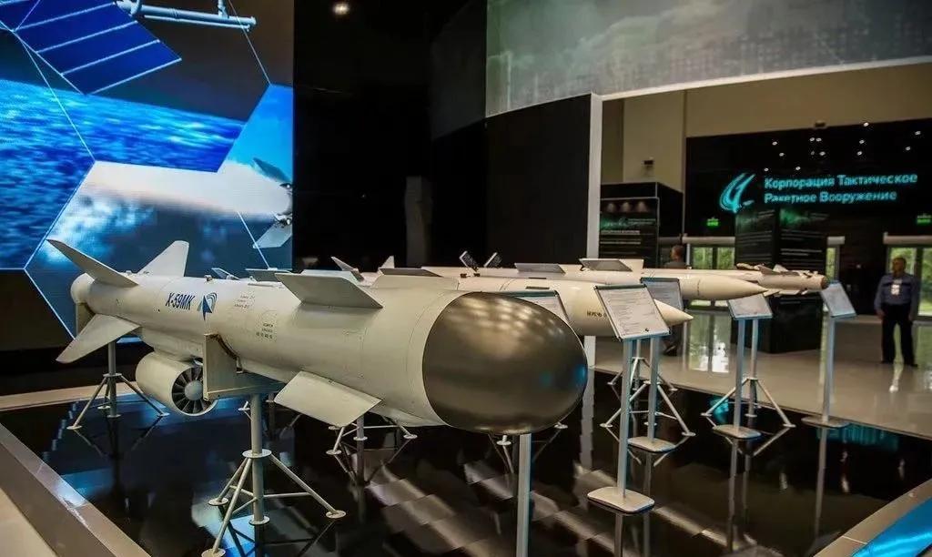 军事最新型的空对地导弹,俄空基kh22巡航导弹