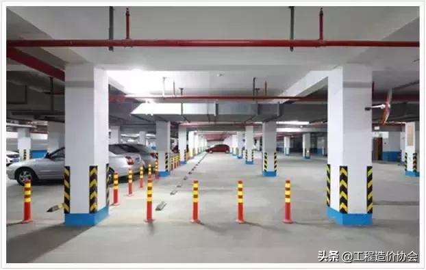 车库小柱网和大柱网的造价哪个高,地下车库柱网的大小分析