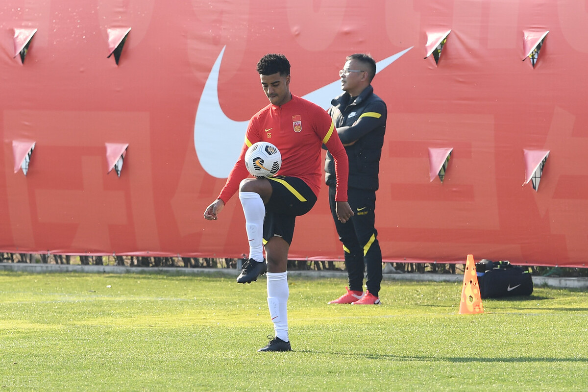 一心为国尽忠数据超越内马尔他爱车厘子更爱国足