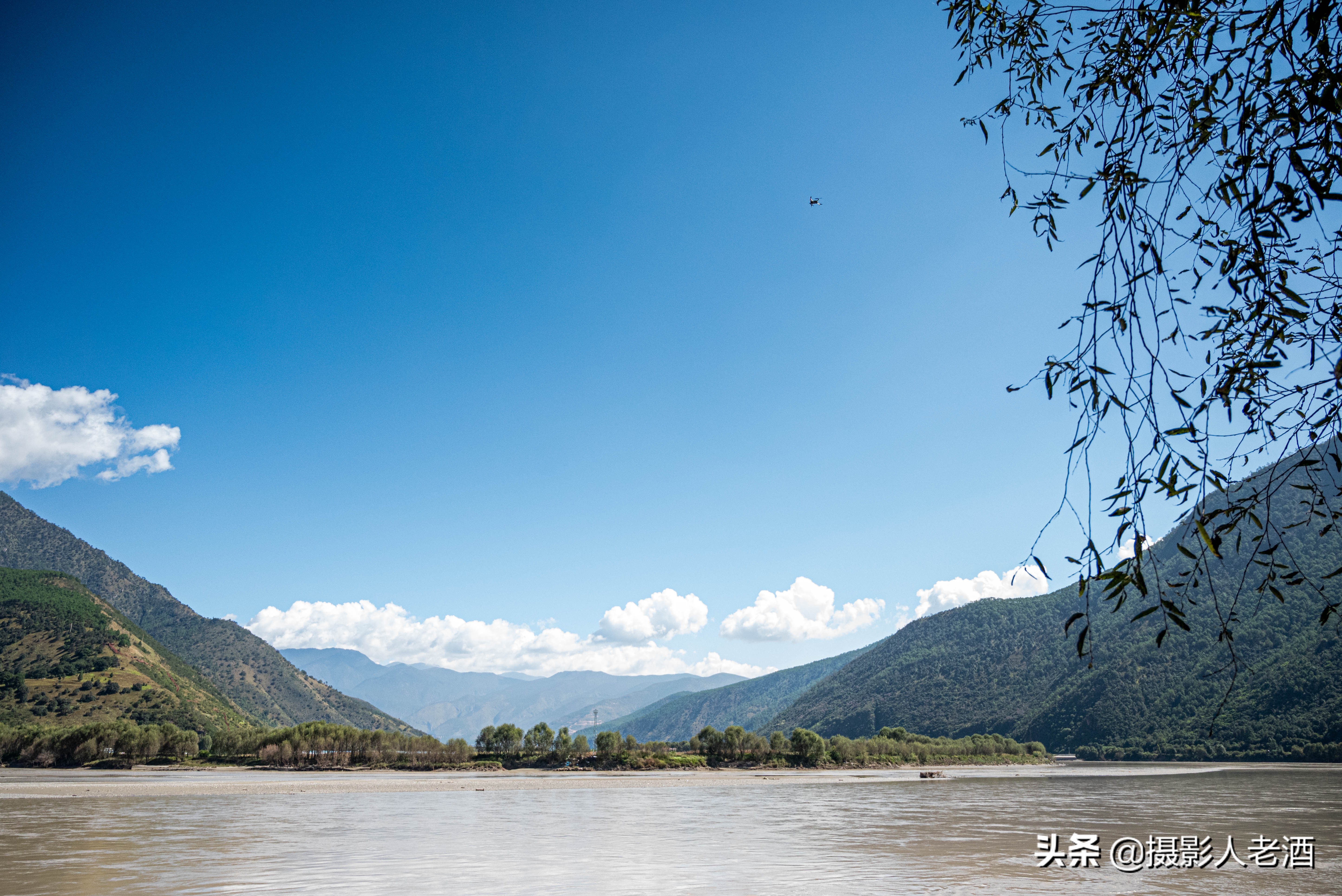 丽江长江第一湾虎跳峡,丽江市玉龙县长江第一湾