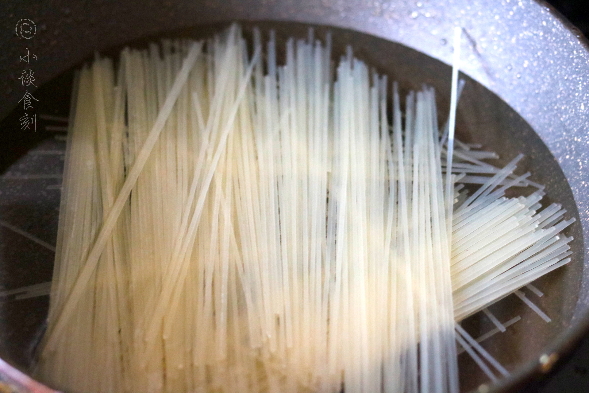 煮米粉为什么要过水,米粉到底是用冷水泡还是用开水煮