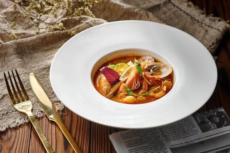 召唤佛山大胃王！足足八层高XXXXXL号大力水手汉堡，全部吃完免单