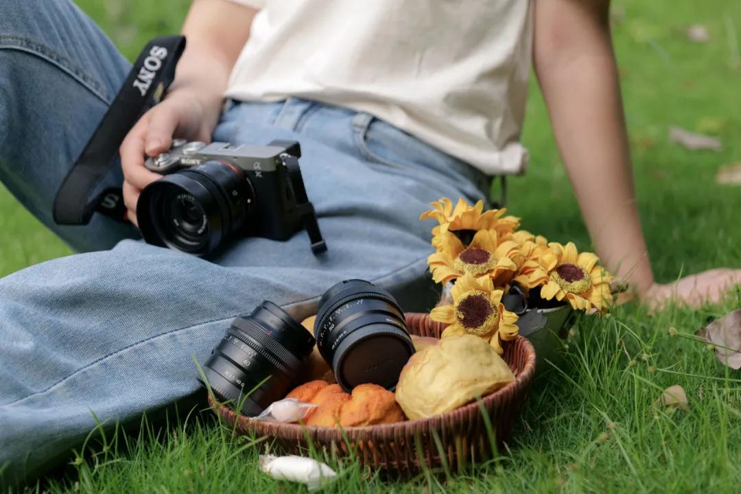 索尼定焦镜头推荐哪个,索尼最值得入手的定焦镜头