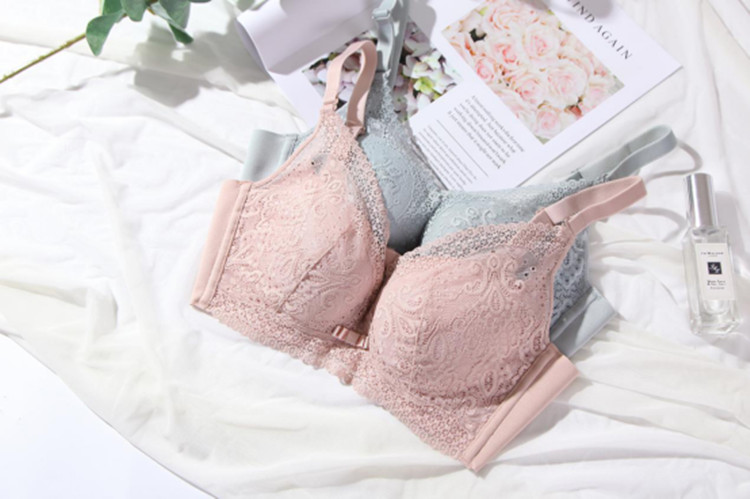 美背内衣：让别人的男友撞电线杆？yes