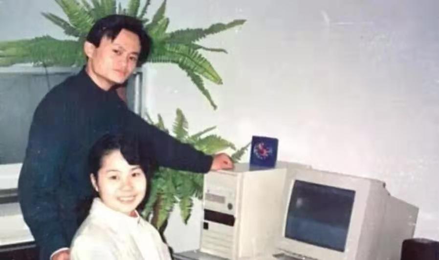 马云现在为啥走到低谷,马云是如何一步步走到今天的