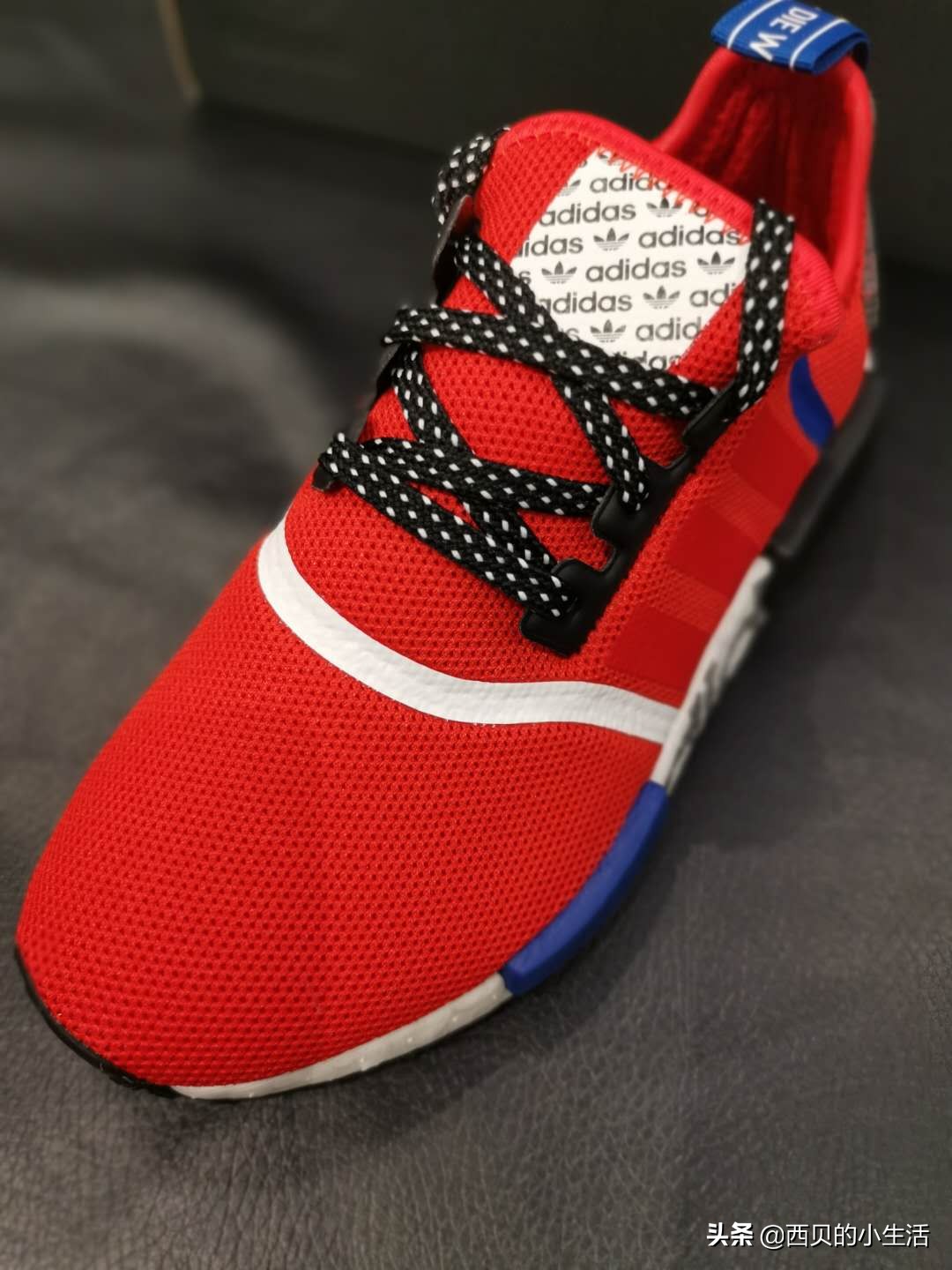 adidasnmd最低价,阿迪达斯打折抢疯郑州