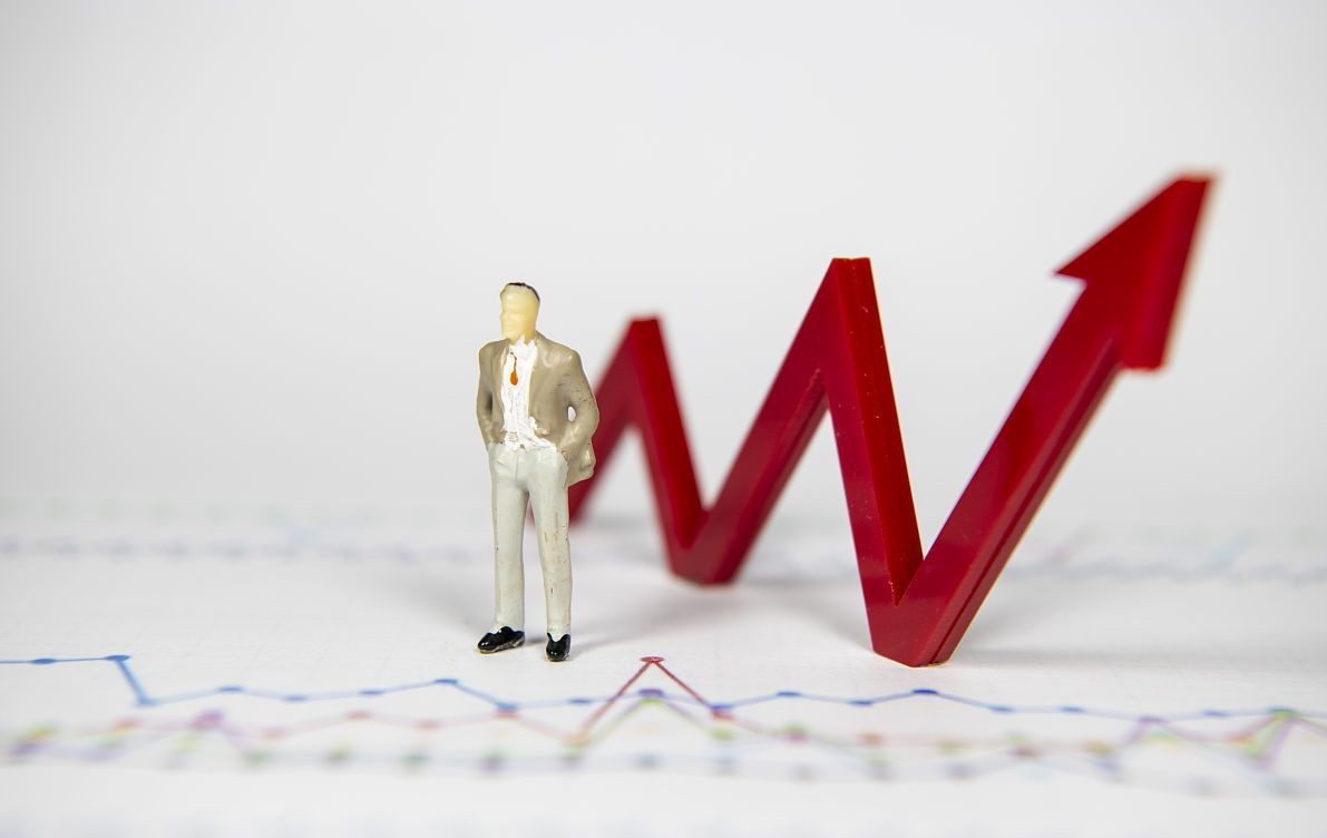 大学生拿100万炒股,大学生用2000块炒股