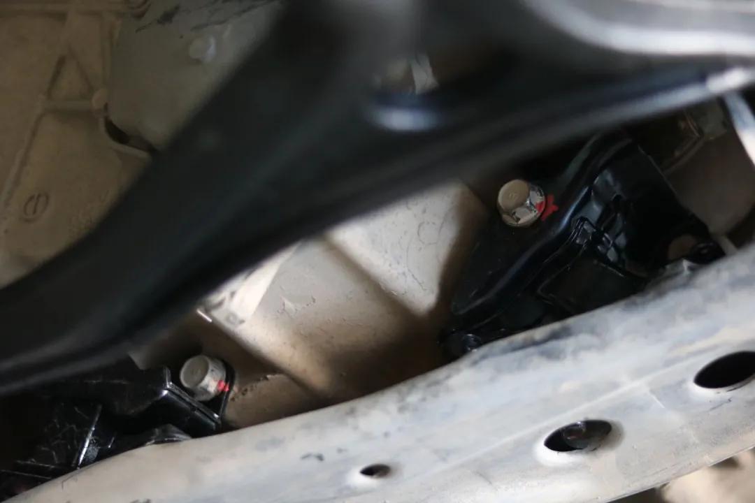 怪兽翻新车,怪兽修车翻新艾力绅