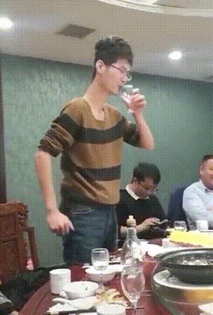 点进本文前，请控制好您的膀胱！（不然容易笑尿）