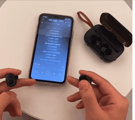 别再吹Airpods无敌，小米价耳机才真猛，显示电量还能照明