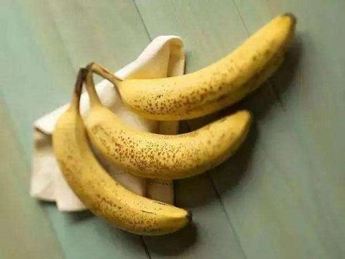 如何挑选香蕉买直买弯,香蕉怎么挑选才是最好的