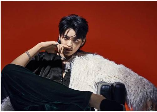 倒三角脸型八字刘海怎么剪教程,发型设计与脸型搭配男生长脸刘海