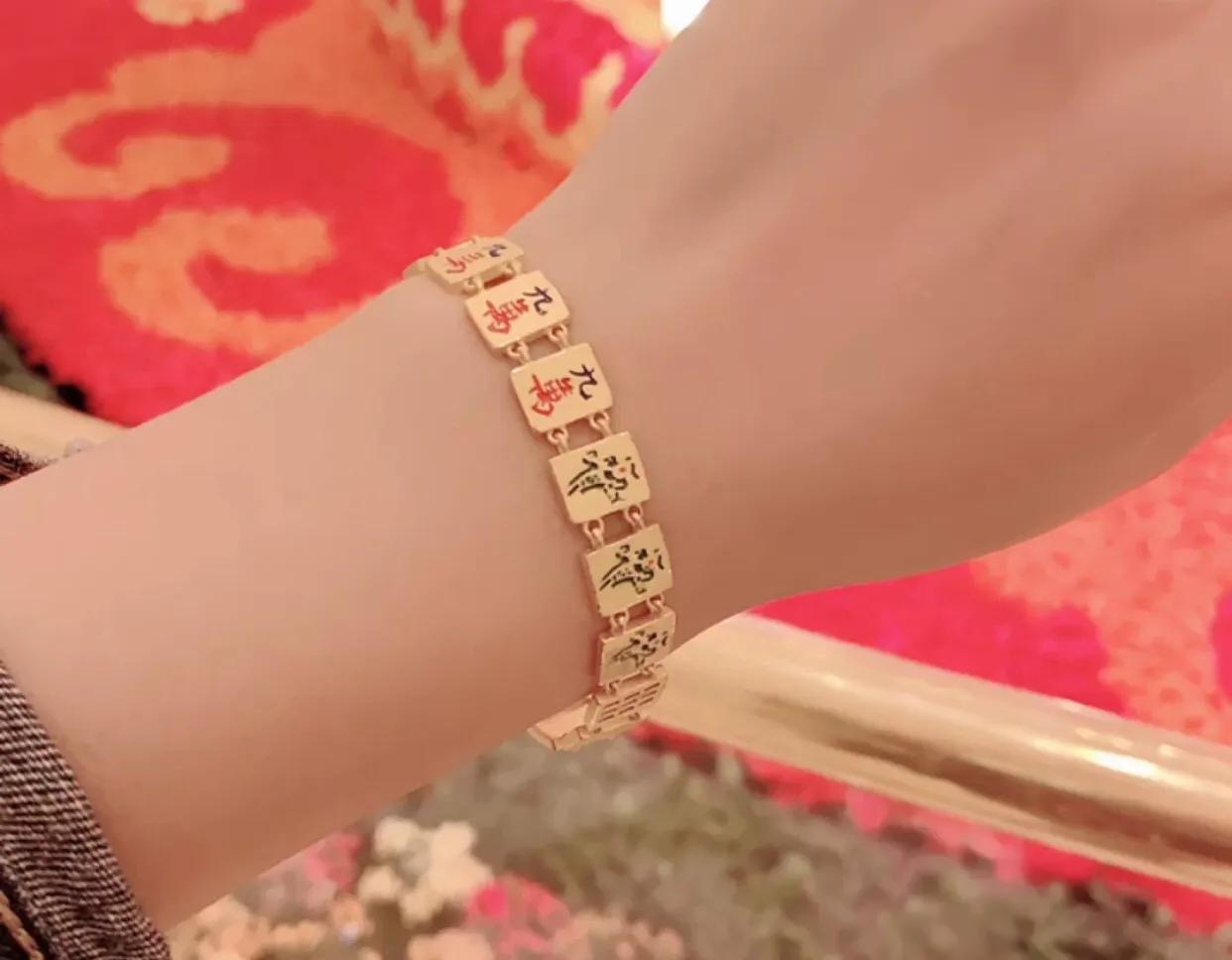 传统黄金手镯选周大福还是周生生,周生生黄金哪个款式最值得买