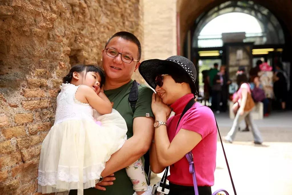 他们就像世界的两极,却爱得惊天动地,坚如磐石……