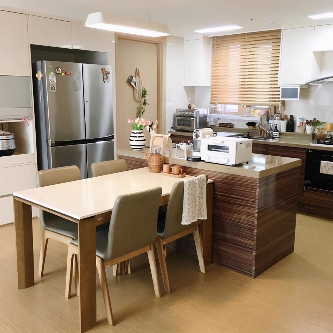 妈妈亲自布置可爱女生小屋,韩系温馨房间布置