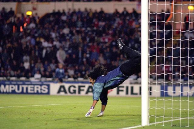 足球伊基塔扑救集锦,伊基塔足球场面