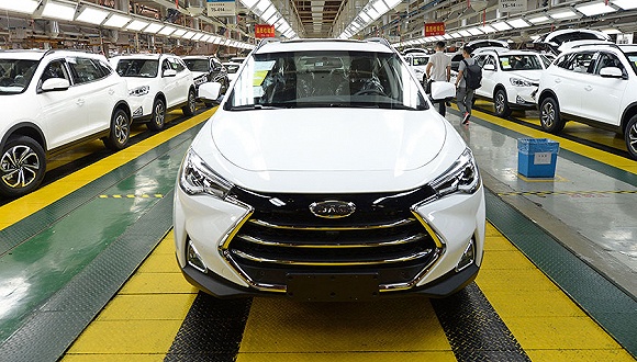 车标神似奔驰的国产汽车：净利跌近8成，今沦为蔚来汽车代工厂！